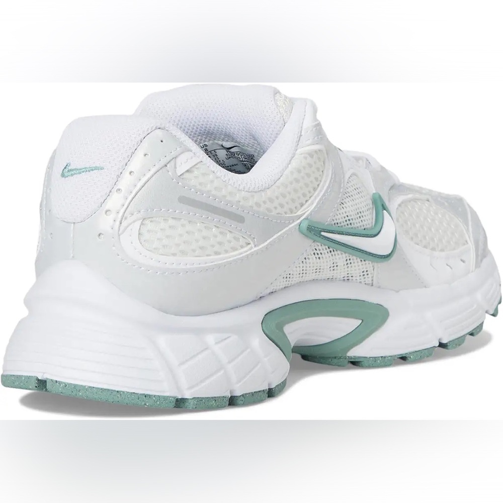 NWT Nike Women's White and Teal V5 RNR Sneakers - Picture 5 of 9